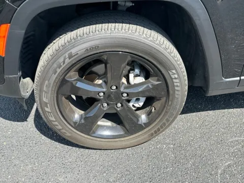 More photos of 2023 Jeep Grand Cherokee Altitude X at Zeigler Chrysler Dodge Jeep Ram of Grandville, MI