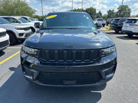 Another view of 2023 Jeep Grand Cherokee Altitude X for sale in Grandville, MI at Zeigler Chrysler Dodge Jeep Ram of Grandville
