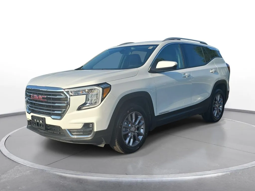 White 2024 GMC Terrain SLT for sale in Grandville, MI