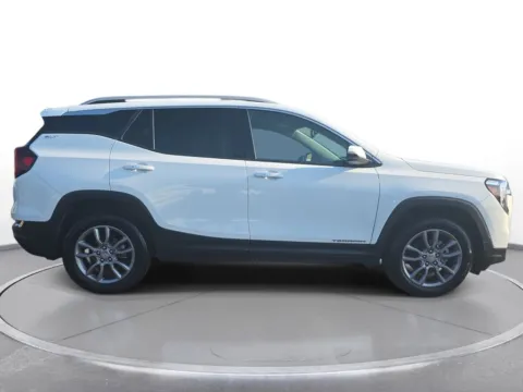 More photos of 2024 GMC Terrain SLT at Zeigler Chrysler Dodge Jeep Ram of Grandville, MI