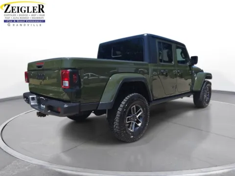 More photos of 2023 Jeep Gladiator Willys at Zeigler Chrysler Dodge Jeep Ram of Grandville, MI
