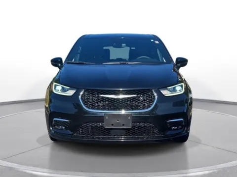Photos of 2025 Chrysler Pacifica Select for sale in Grandville, MI at Zeigler Chrysler Dodge Jeep Ram of Grandville