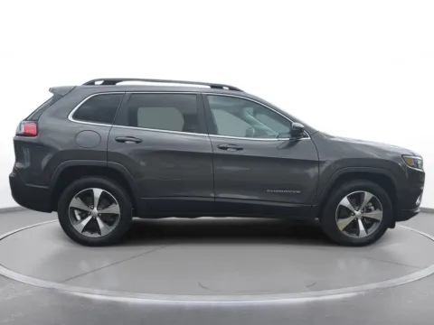 More photos of 2022 Jeep Cherokee Limited at Zeigler Chrysler Dodge Jeep Ram of Grandville, MI
