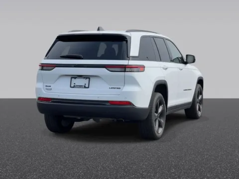 More photos of 2023 Jeep Grand Cherokee Limited at Zeigler Chrysler Dodge Jeep Ram of Grandville, MI