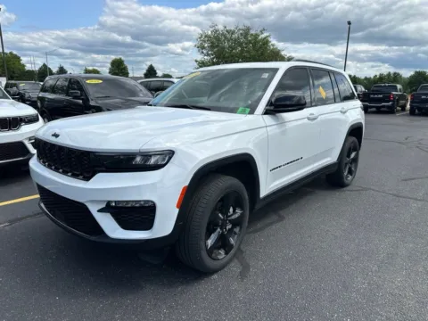 Another view of 2023 Jeep Grand Cherokee Limited for sale in Grandville, MI at Zeigler Chrysler Dodge Jeep Ram of Grandville