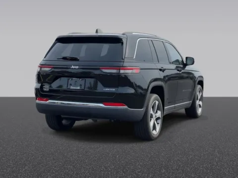 More photos of 2023 Jeep Grand Cherokee Limited at Zeigler Chrysler Dodge Jeep Ram of Grandville, MI