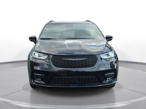 Photos of 2025 Chrysler Pacifica Limited for sale in Grandville, MI at Zeigler Chrysler Dodge Jeep Ram of Grandville