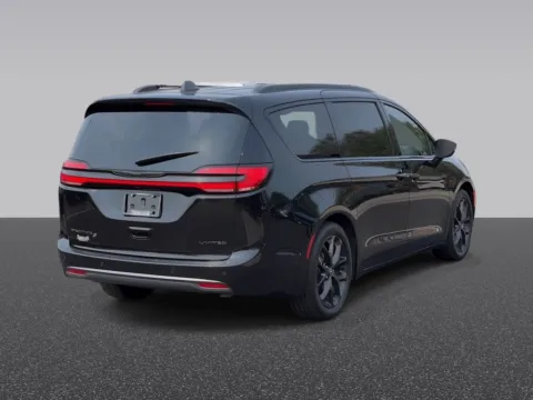 More photos of 2025 Chrysler Pacifica Limited at Zeigler Chrysler Dodge Jeep Ram of Grandville, MI