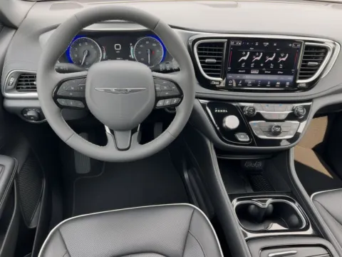 More photos of 2025 Chrysler Pacifica Limited at Zeigler Chrysler Dodge Jeep Ram of Grandville, MI