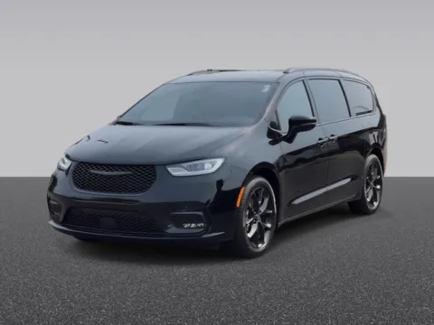 Photos of 2025 Chrysler Pacifica Limited for sale in Grandville, MI at Zeigler Chrysler Dodge Jeep Ram of Grandville