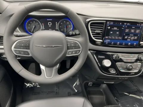 More photos of 2025 Chrysler Pacifica Select at Zeigler Chrysler Dodge Jeep Ram of Grandville, MI