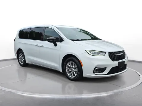 Another view of 2025 Chrysler Pacifica Select for sale in Grandville, MI at Zeigler Chrysler Dodge Jeep Ram of Grandville