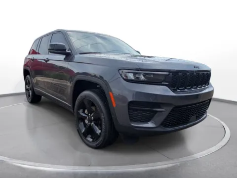 Another view of 2022 Jeep Grand Cherokee Altitude for sale in Grandville, MI at Zeigler Chrysler Dodge Jeep Ram of Grandville