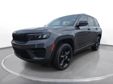 Gray 2022 Jeep Grand Cherokee Altitude for sale in Grandville, MI