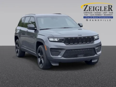 Gray 2022 Jeep Grand Cherokee Altitude for sale in Grandville, MI