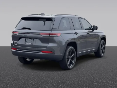 More photos of 2022 Jeep Grand Cherokee Altitude at Zeigler Chrysler Dodge Jeep Ram of Grandville, MI