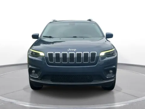 Photos of 2019 Jeep Cherokee Latitude Plus for sale in Grandville, MI at Zeigler Chrysler Dodge Jeep Ram of Grandville