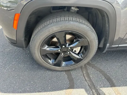 More photos of 2023 Jeep Grand Cherokee L Altitude X at Zeigler Chrysler Dodge Jeep Ram of Grandville, MI