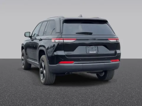 Another view of 2023 Jeep Grand Cherokee Altitude X for sale in Grandville, MI at Zeigler Chrysler Dodge Jeep Ram of Grandville