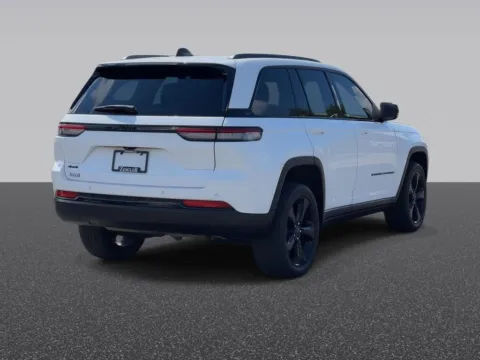 Another view of 2022 Jeep Grand Cherokee Altitude for sale in Grandville, MI at Zeigler Chrysler Dodge Jeep Ram of Grandville
