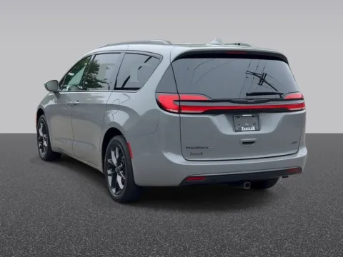 More photos of 2021 Chrysler Pacifica Touring L at Zeigler Chrysler Dodge Jeep Ram of Grandville, MI