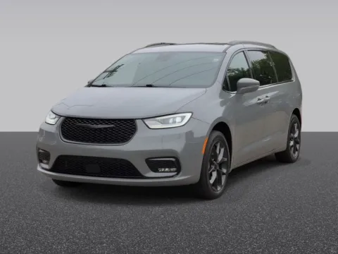 Photos of 2021 Chrysler Pacifica Touring L for sale in Grandville, MI at Zeigler Chrysler Dodge Jeep Ram of Grandville
