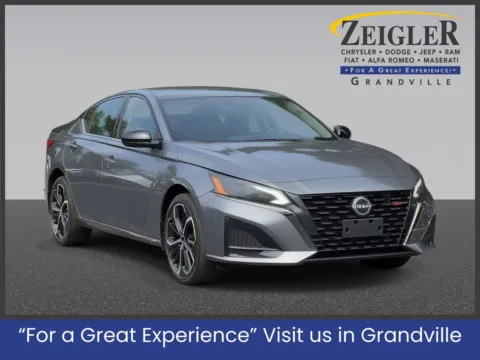 Gray 2023 Nissan Altima 2.5 SR for sale in Grandville, MI