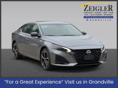 Gray 2023 Nissan Altima 2.5 SR for sale in Grandville, MI