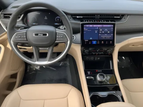 More photos of 2023 Jeep Grand Cherokee Limited at Zeigler Chrysler Dodge Jeep Ram of Grandville, MI