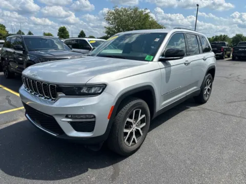 More photos of 2023 Jeep Grand Cherokee Limited at Zeigler Chrysler Dodge Jeep Ram of Grandville, MI