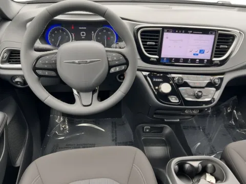 More photos of 2023 Chrysler Pacifica Touring at Zeigler Chrysler Dodge Jeep Ram of Grandville, MI