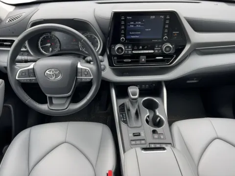 More photos of 2022 Toyota Highlander XLE at Zeigler Chrysler Dodge Jeep Ram of Grandville, MI