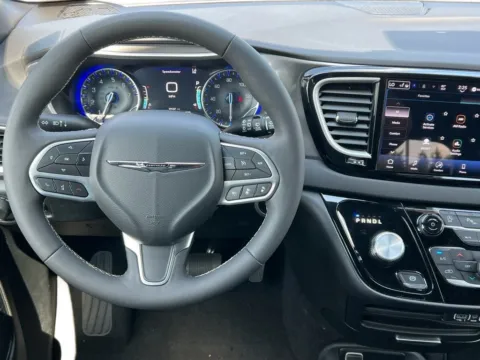 More photos of 2025 Chrysler Pacifica Select at Zeigler Chrysler Dodge Jeep Ram of Grandville, MI