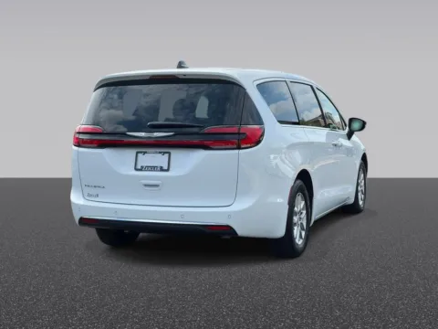 More photos of 2025 Chrysler Pacifica Select at Zeigler Chrysler Dodge Jeep Ram of Grandville, MI