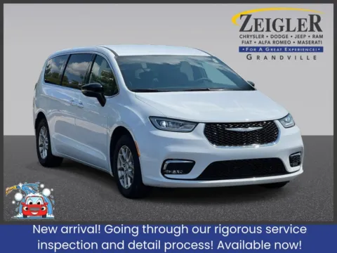 White 2025 Chrysler Pacifica Select for sale in Grandville, MI