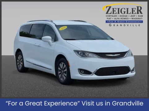 White 2020 Chrysler Pacifica Touring L Plus for sale in Grandville, MI