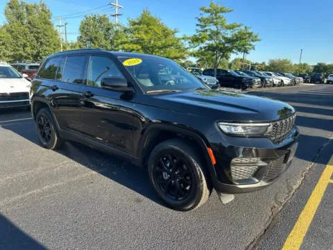 Photos of 2024 Jeep Grand Cherokee Altitude X for sale in Grandville, MI at Zeigler Chrysler Dodge Jeep Ram of Grandville