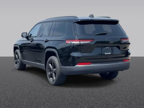 More photos of 2023 Jeep Grand Cherokee L Limited at Zeigler Chrysler Dodge Jeep Ram of Grandville, MI
