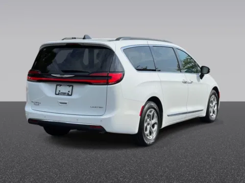More photos of 2023 Chrysler Pacifica Limited at Zeigler Chrysler Dodge Jeep Ram of Grandville, MI