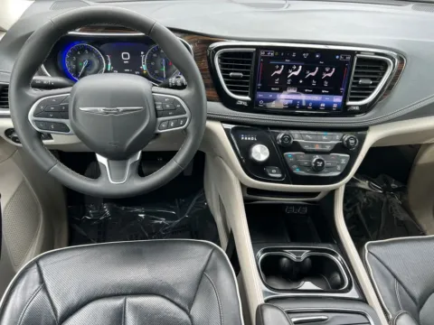 More photos of 2023 Chrysler Pacifica Limited at Zeigler Chrysler Dodge Jeep Ram of Grandville, MI