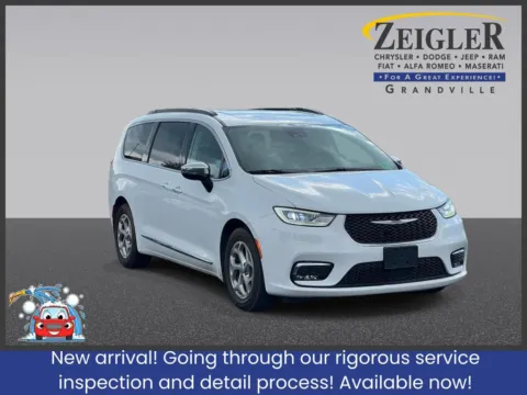 White 2023 Chrysler Pacifica Limited for sale in Grandville, MI