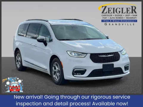 White 2023 Chrysler Pacifica Limited for sale in Grandville, MI