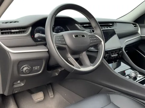 More photos of 2022 Jeep Grand Cherokee L Limited at Zeigler Chrysler Dodge Jeep Ram of Grandville, MI