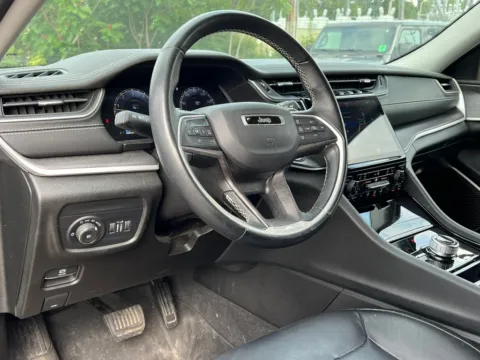 More photos of 2022 Jeep Grand Cherokee L Limited at Zeigler Chrysler Dodge Jeep Ram of Grandville, MI