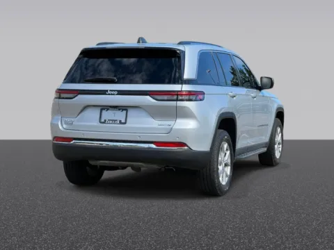 More photos of 2023 Jeep Grand Cherokee Limited at Zeigler Chrysler Dodge Jeep Ram of Grandville, MI