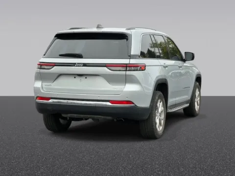 More photos of 2023 Jeep Grand Cherokee Limited at Zeigler Chrysler Dodge Jeep Ram of Grandville, MI
