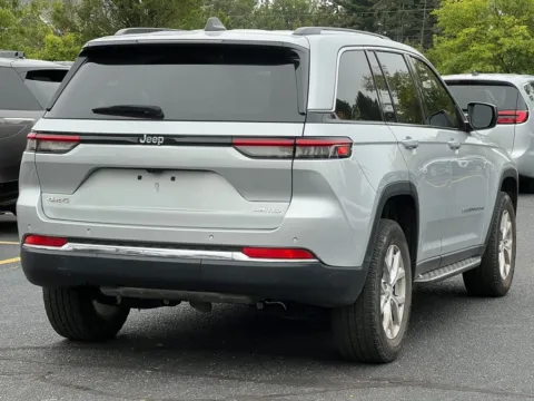 More photos of 2023 Jeep Grand Cherokee Limited at Zeigler Chrysler Dodge Jeep Ram of Grandville, MI