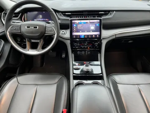 More photos of 2023 Jeep Grand Cherokee Limited at Zeigler Chrysler Dodge Jeep Ram of Grandville, MI