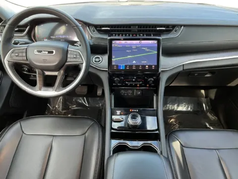 More photos of 2023 Jeep Grand Cherokee Limited at Zeigler Chrysler Dodge Jeep Ram of Grandville, MI