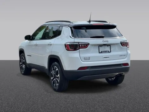 Another view of 2022 Jeep Compass Limited for sale in Grandville, MI at Zeigler Chrysler Dodge Jeep Ram of Grandville